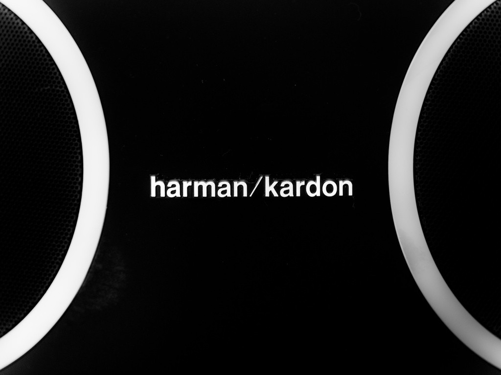 La serie de auriculares Harman Kardon FLY lleva el sonido a nuevas y sofisticadas alturas