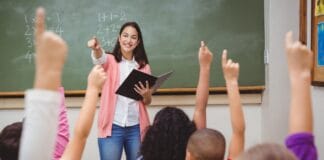 Conozca cómo impulsar el rendimiento académico de sus hijos en este regreso a clases