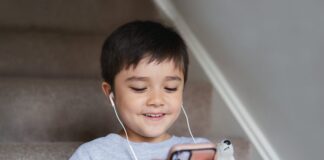 Celulares en manos de los niños: ¿cuándo es el momento adecuado?