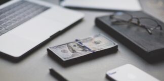 El dinero en la era de TikTok y los “finfluencers”