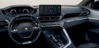 Detalles y evolución del I-Cockpit® de Peugeot, el exitoso diseño de cabina que hace sentir a quienes conducen, piloteando un avión