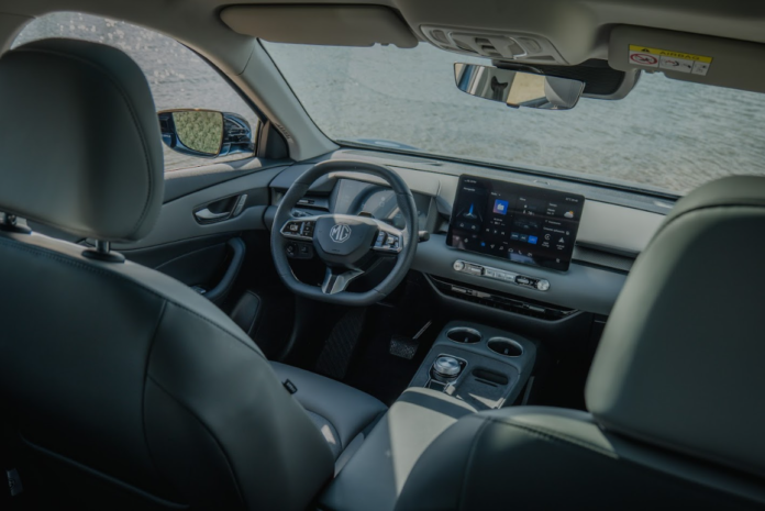 MG S5 interior