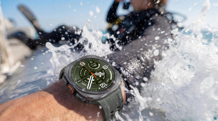 203-lifestyle-galaxy-watch-ultra2-durability-ocean-diving-1